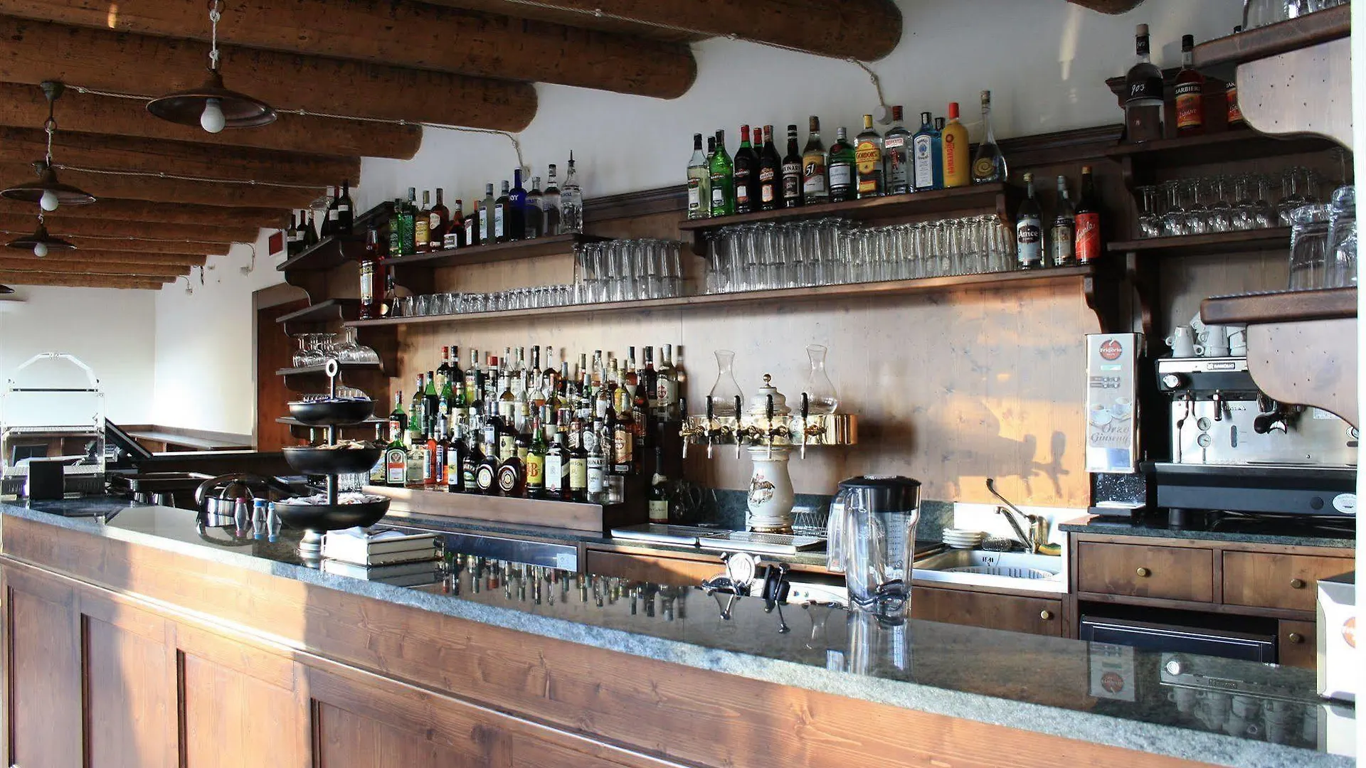 Hotel Cascina Canova Uggiate 4*,